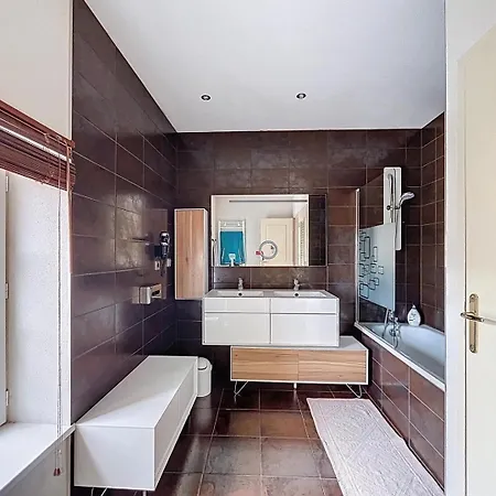 Apartment Dans Un Immeuble De Caractere , Vue Sur Le Temple Neuf Avec Parking *