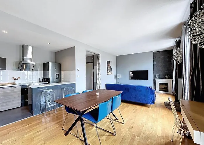 Dans Un Immeuble De Caractere , Vue Sur Le Temple Neuf Avec Parking