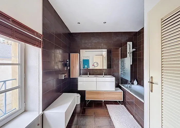 Apartment Dans Un Immeuble De Caractere , Vue Sur Le Temple Neuf Avec Parking *